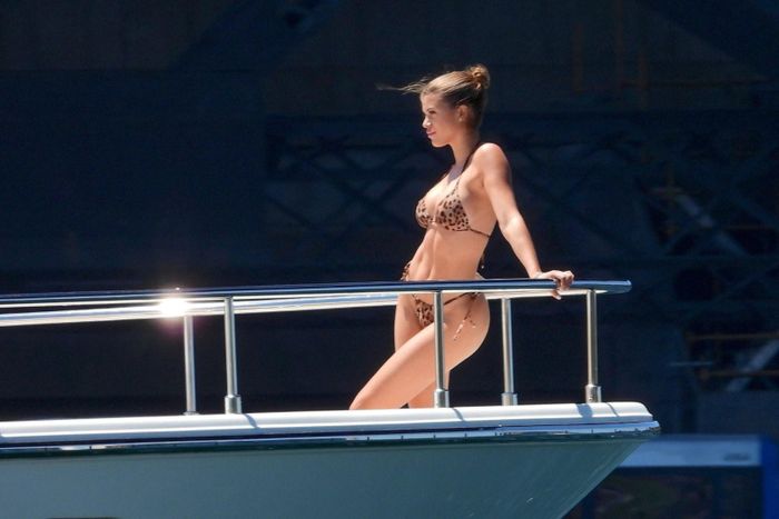 Hiện tại, Sofia Richie đang yêu Scott Disick - bạn trai cũ của chị gái cô Kim là Kourtney Kardashian. Cả 2 đã có với nhau 3 người con.