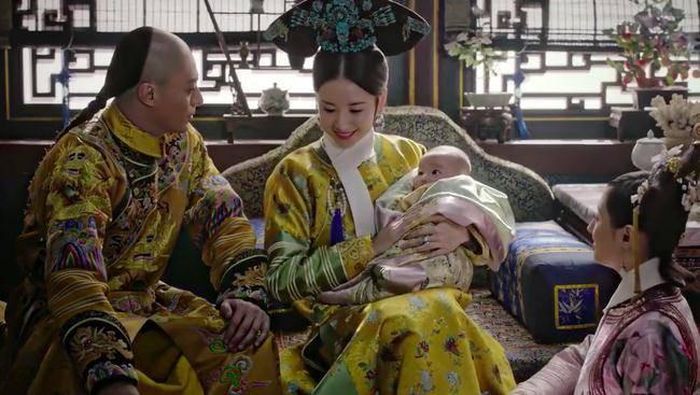 Đó là chuyện ngoài dân gian. Còn trong hoàng cung Trung Quốc thời từ ngàn xưa, việc sinh đôi có phải là điều cấm kỵ hay không hiện vẫn chưa rõ. Sử sách chính thống không có ghi chép cụ thể, nhưng trong dã sử vẫn lưu truyền những câu chuyện liên quan tới việc này. 