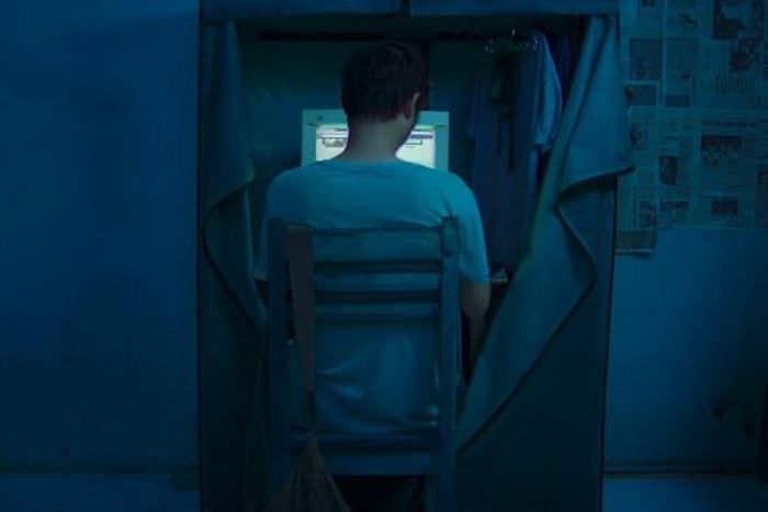 Bộ phim khéo léo dẫn dắt người xem đến câu chuyện về việc sử dụng mạng xã hội của giới trẻ hiện đại.