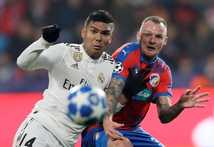 Casemiro lập công