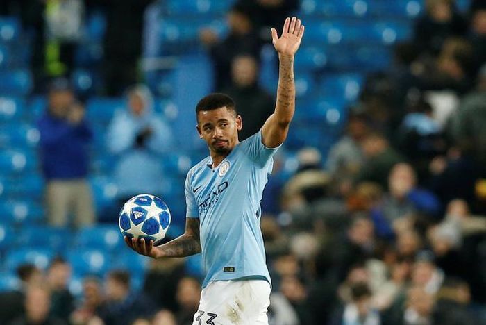 Jesus và quả bóng giành cho cầu thủ lập hat-trick