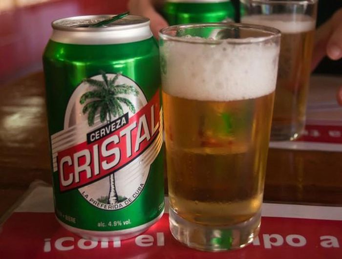  Ngoài ra, bia Cuba cũng là một đồ uống khá ngon du khách nên thử, đặc biệt là bia Crital nổi tiếng 