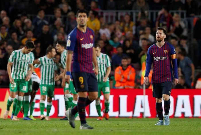 Suarez mờ nhạt ngày Messi trở lại
