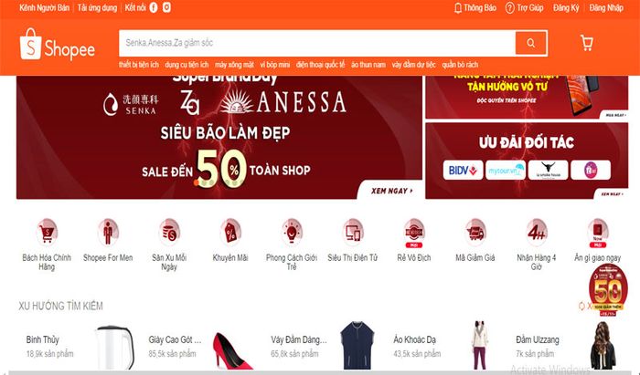 Trang mạng điện tử tham gia bán hành trực tuyến có nhiều mặt hàng giảm giá sâu.