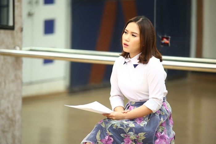 Thùy Chi từng là hiện tượng mạng được đông đảo khán giả trẻ yêu mến bởi giọng ca ngọt ngào, cao vút và vô cùng đặc biệt của mình. Tuy nhiên không chạy theo ánh hào quang trên sân khấu, nữ ca sĩ lựa chọn con đường trở thành giáo viên piano cho một trung tâm nghệ thuật tại Hà Nội.