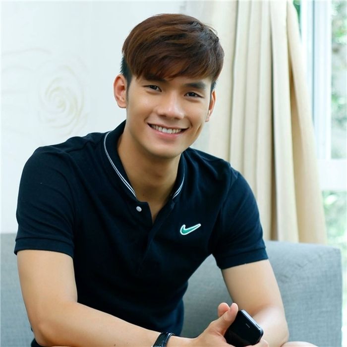 Hiện tại, Nhan Phúc Vinh là một gương mặt nhận được nhiều sự quan tâm từ khán giả khi tham gia vào hàng loạt bộ phim truyền hình ăn khách. Thời gian qua, anh cũng gây chú ý khi bị cho là 'người tình tin đồn' của nữ diễn viên Nhã Phương.