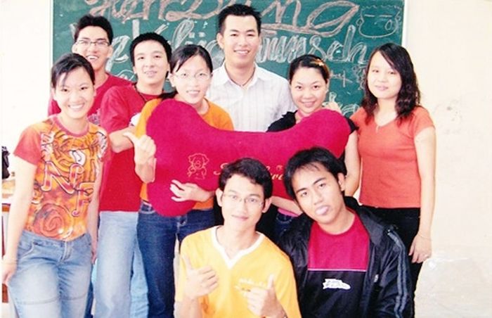 Hồ Trung Dũng bước chân vào con đường ca hát với vai trò thành viên của nhóm bè Cadilac. Sau này, anh tách ra theo đuổi sự nghiệp đơn ca, gặt hái được một số thành công nhất định. Với phong cách bảnh bao, lịch lãm, giọng hát ấm áp của anh khiến cho nhiều khán giả thích thú.