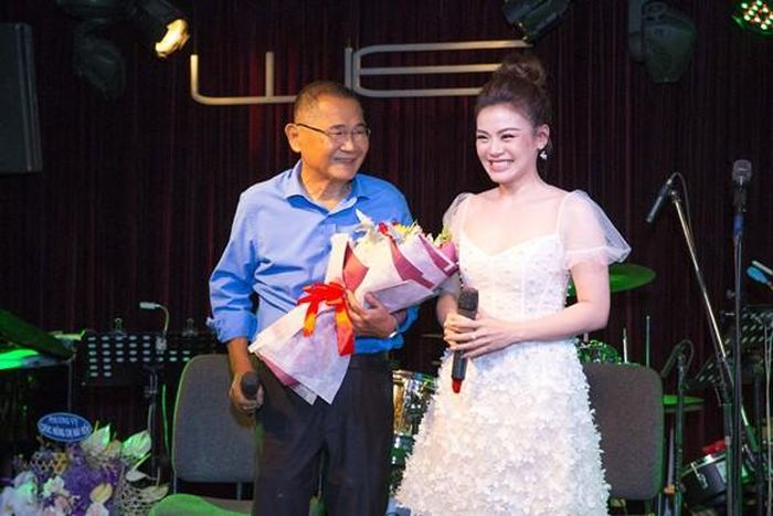 Nguyễn Hải Yến và nhạc sĩ Bảo Chấn trong buổi ra mắt album