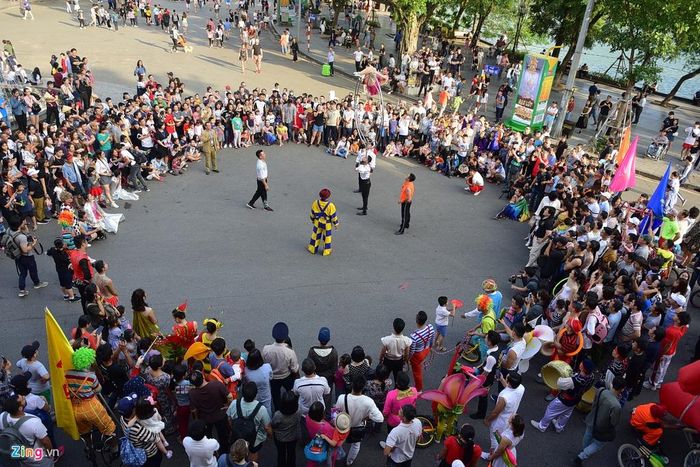 Chương trình nằm trong khuôn khổ Cuộc thi tài năng diễn viên xiếc toàn quốc 2018 do Cục Nghệ thuật biểu diễn (Bộ VHTTDL), Hội Nghệ sĩ sân khấu VN, Sở VHTT Hà Nội phối hợp tổ chức. 