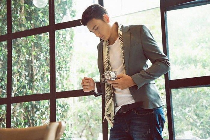  Phong cách thời trang cực ngầu của thủ môn Lâm Tây khiến bao cô gái mê mẩn.