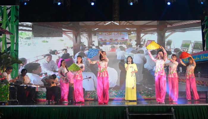 Một tiết mục tại Liên hoan Không gian Đờn ca tài tử và Hò Đồng Tháp năm 2018