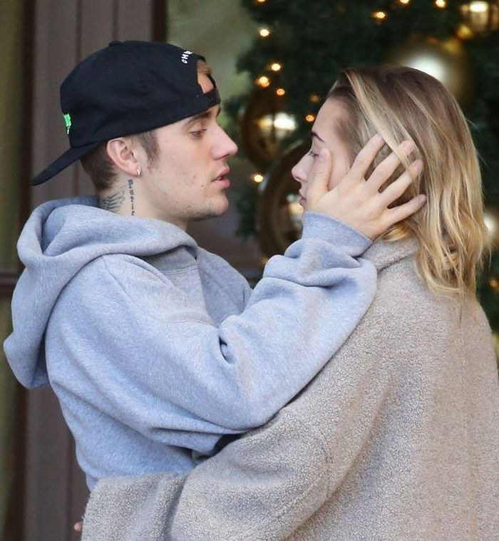 Hình ảnh vợ chồng Justin Bieber hôm 3/12. 