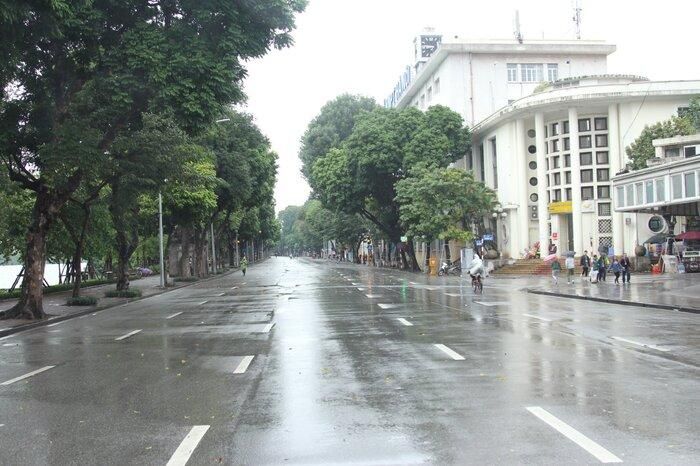  Đường phố những ngày nghỉ lễ ở Thủ đô khá vắng vẻ.