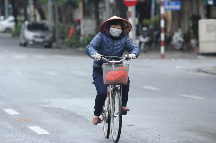  Với người lao động nghèo thì dường như mọi thứ khó khăn hơn.