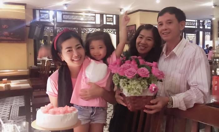 Sau một thời gian vắng bóng trên các sân khấu nghệ thuật, Mai Phương quyết định trở lại với công việc.