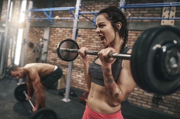 Đàn bà giỏi chịu đau hơn đàn ông vì không " nhớ lâu, thù dai".