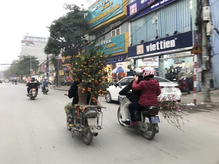 Các siêu thị trên địa bàn Hà Nội những ngày cuối năm này luôn chật kín người. 