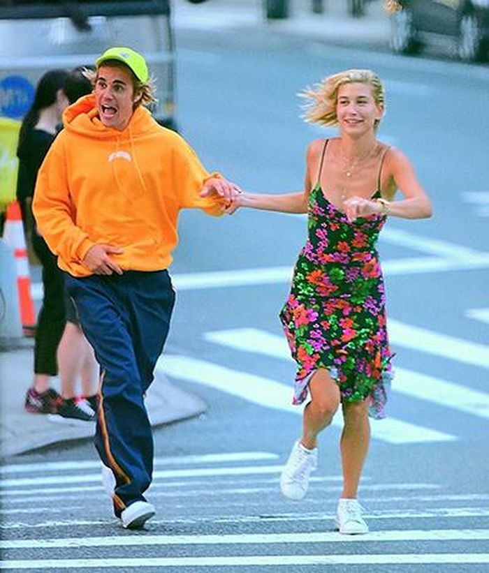 Justin Bieber tạm dừng ca hát để dành thời gian cho vợ mới cưới.