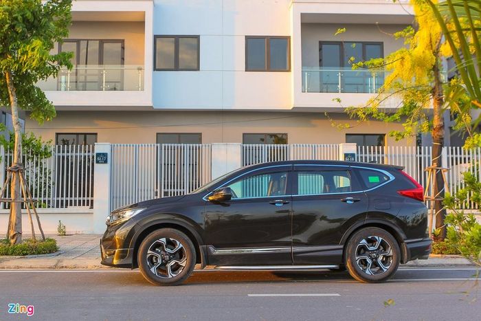Honda CR-V nhập khẩu Thái Lan, 7 chỗ ngồi và thiết kế khá bắt mắt.