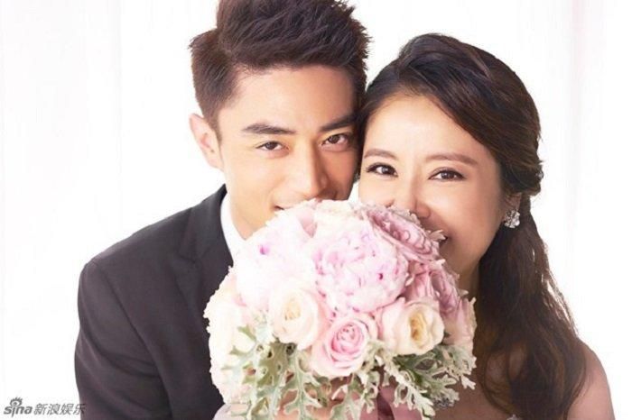  Bén duyên với nhau qua "Tàu điện ngầm", Hoắc Kiến Hoa - Lâm Tâm Như tiếp tục cùng góp mặt trong "Khuynh thế hoàng phi". Trải qua 10 năm quen biết, cả hai chính thức kết hôn và có một lễ cưới cổ tích tại Bali vào cuối tháng 7/2016. Sau khi kết hôn, Lâm Tâm Như cũng nhanh chóng hạ sinh con gái đầu lòng, gọi tên thân mật ở nhà là Cá Heo Nhỏ. Hiện tại, cô bé đã gần 2 tuổi và tình cảm của Hoa - Như vẫn khiến nhiều người ngưỡng mộ khi cùng nhau vượt qua những sóng gió. 
