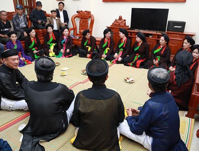 Người tham gia canh hát không phải là diễn viên, họ là những nghệ nhân quan họ