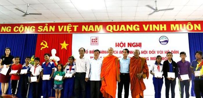 Sao Mai thực hiện các chính sách an sinh xã hội cho người dân có đất nằm trong dự án NLMT Sao Mai PV1 