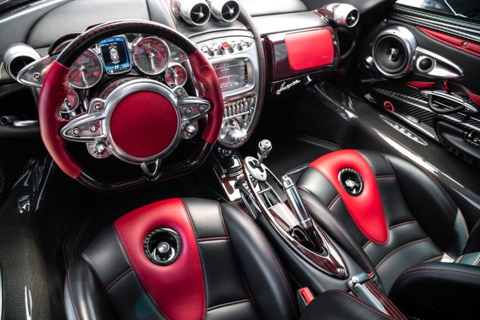 Thiết kế cabin xe Pagani Huayra 