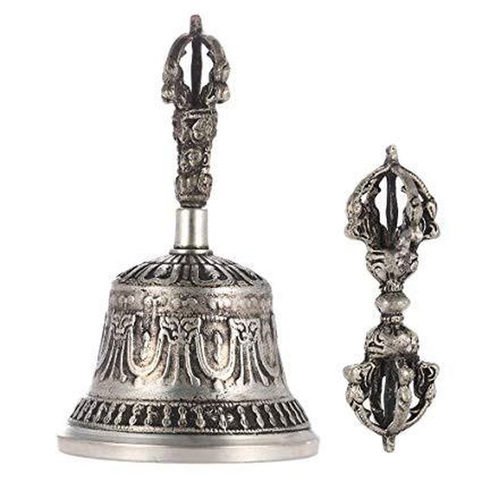 Trong số này, Vajra của người Ấn Độ được xem là một trong những vũ khí hạt nhân khi người ta phát hiện nó có sự tồn tại của chất phóng xạ.