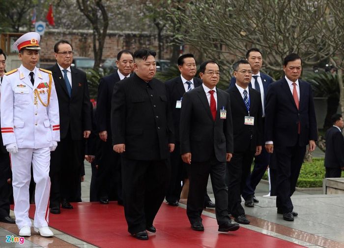 Đi cùng ông là các quan chức hàng đầu Triều Tiên tháp tùng nhà lãnh đạo trong chuyến thăm lần này.