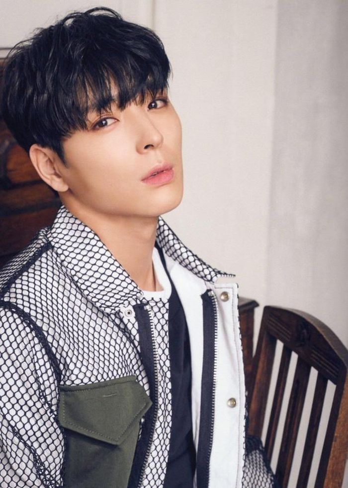  Choi Jong Hoon cũng là thành viên nhóm nhỏ F.T. Triple cùng Choi Minhwan và Lee Jaejin ra mắt năm 2009. Những năm gần đây, F.T.Island im ắng, họ dành nhiều thời gian để hoạt động tại thị trường Nhật Bản với album mới nhất là Everlasting phát hành đầu tháng 2 vừa qua. 