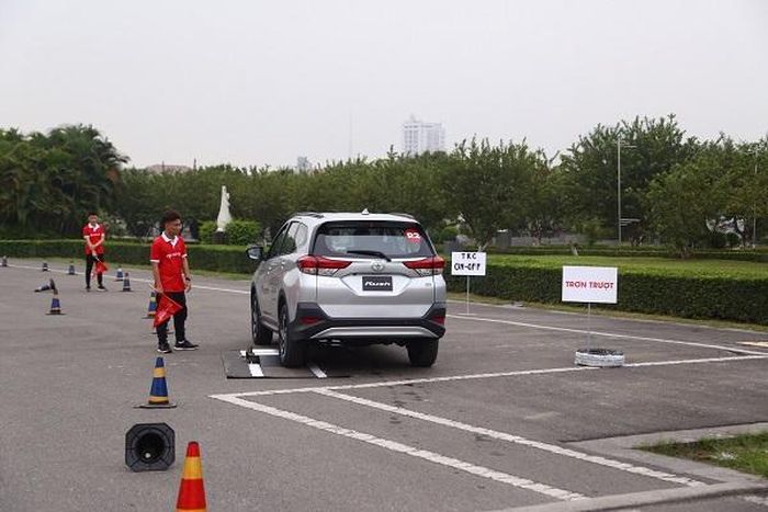 Khách hàng có cơ hội lái thử xe tại 2 đường đua riêng biệt