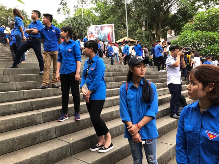 Tổ chức huy động 20 cán bộ, đoàn viên, thanh niên thành phố Việt Trì đón và hướng dẫn các đoàn đại biểu về dâng hương tưởng niệm các Vua Hùng; 