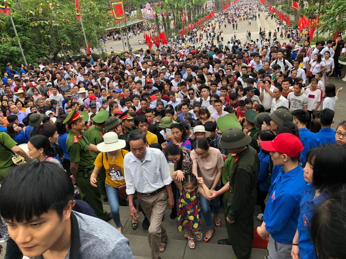 Chỉ tính riêng trong hai ngày 9 và 10/3 âm lịch, Tỉnh Đoàn đã huy động gần 3.000 thanh niên tình nguyện tham gia giữ gìn ATGT, và ANTT tại Khu di tích lịch sử Đền Hùng.