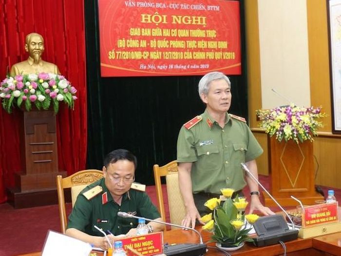 Thiếu tướng Bùi Quang Hải phát biểu tại hội nghị