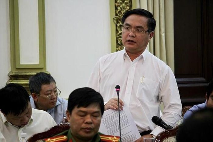 Ông Trần Trọng Tuấn một lần nói về xây nhà không phép, sai phép trong cuộc họp ở UBND TP. Ảnh: TÁ LÂM