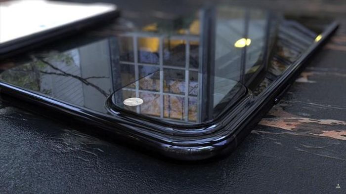 Apple từng dẫn đầu trong cuộc đua camera trên điện thoại nhưng dần bị tụt lại phía sau Google, Huawei và Samsung trong những năm gần đây. Rất có thể "Táo khuyết" sẽ quyết tâm lấy lại vị thế đã mất.