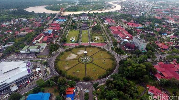 Thành phố Palangkaraya hình thành từ năm 1957, được quy hoạch đẹp và hợp lý