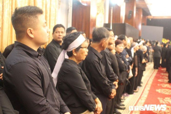 Thân quyến nguyên Chủ tịch nước Lê Đức Anh tại Lễ viếng.