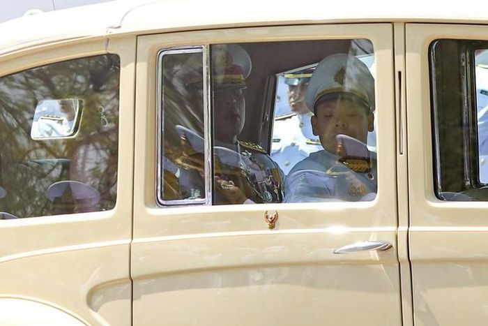 Nhà vua nói trong mệnh lệnh hoàng gia đầu tiên của mình: "Tôi sẽ kế thừa, bảo tồn và xây dựng di sản hoàng gia và sẽ trị vì vì sự công bằng, lợi ích và hạnh phúc mãi mãi của người dân". Theo truyền thống, sau khi một vị vua lên ngôi, mệnh lệnh đầu tiên của nhà vua sẽ là tôn chỉ xuyên suốt triều đại của ông.
