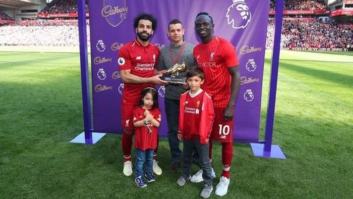 Salah và Mene nhận giải Vua phá lưới