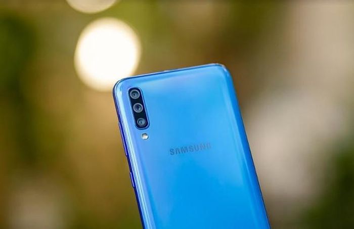 Galaxy A70 sở hữu bộ 3 camera chất, thừa hưởng thành công trên các dòng Galaxy A của Samsung. 
