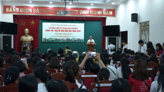 Quang cảnh buổi lễ tổng kết và trao giải 