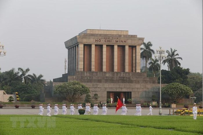 Quang cảnh lễ thượng cờ, chào cờ sáng 19/5. (Ảnh: Anh Tuấn/TTXVN)