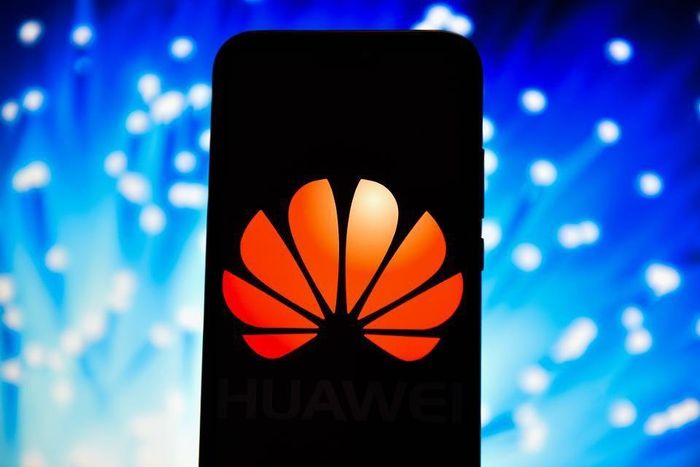 Huawei có thể tự xây dựng hệ điều hành cho điện thoại nhưng không tìm đâu ra hệ sinh thái và kho ứng dụng khổng lồ như Android đang có. Ảnh: Forbes.