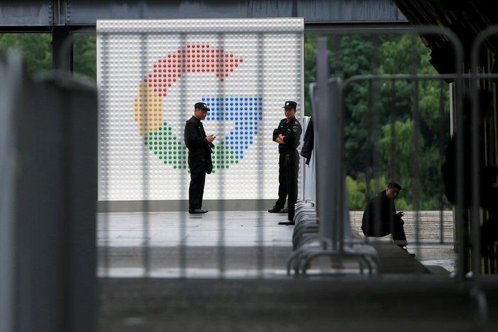 Google, Intel, Qualcomm đồng loạt "nghỉ chơi" với Huawei. Ảnh: NY Times. 