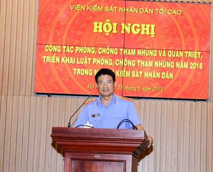  Đồng chí Nguyễn Huy Tiến, Phó Viện trưởng VKSND tối cao phát biểu tại hội nghị