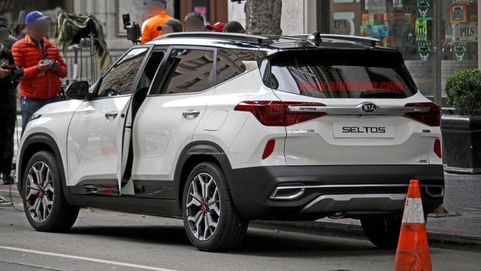 KIA Seltos có phần đuôi thiết kế khá hầm hố.