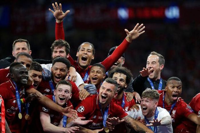 Cá nhân các cầu thủ Liverpool đã đăng kí tham dự giải sẽ nhận được tấm huy chương vàng Champions League.