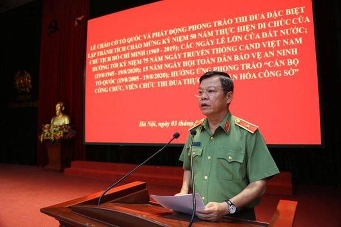 Thiếu tướng Đào Thanh Hải phát biểu tại buổi lễ phát động phong trào thi đua đặc biệt