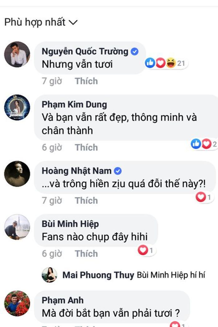 Ngay lập tức, Quốc Trường đã không ngần ngại bình luận: "Nhưng vẫn tươi”. Dòng bình luận tuy ngắn gọn nhưng lại khiến người hâm mộ vô cùng thích thú và muốn ghép đôi cả hai. Vì trước đó, Mai Phương Thúy cũng từng gây xôn xao khi ''tấn công'' nam diễn viên, thậm chí cả hai còn hẹn nhau đi ăn chè đầy ngọt ngào.